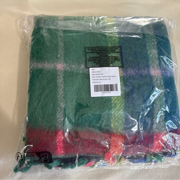 Anthropologie Vibrant Holiday Plaid Throw tartan green festive new fringe wool - Picture 3 of 7